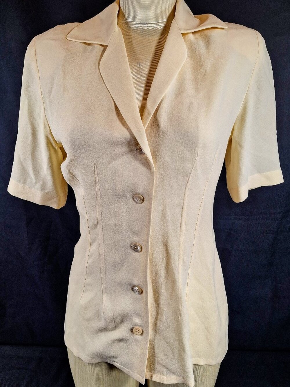 Anne Klein Short Sleeve Blouse Size 4 100% Silk Shoulder Pads Cream Beige